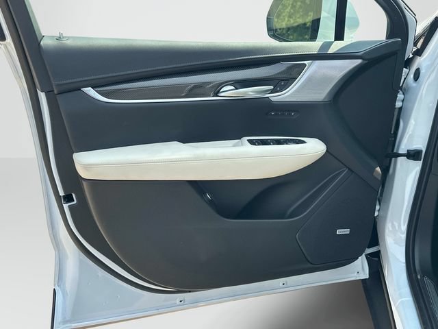 New 2026 Cadillac XT5 Sportv w/ LPO, Premium Carpet Package AWD/4WD image 8