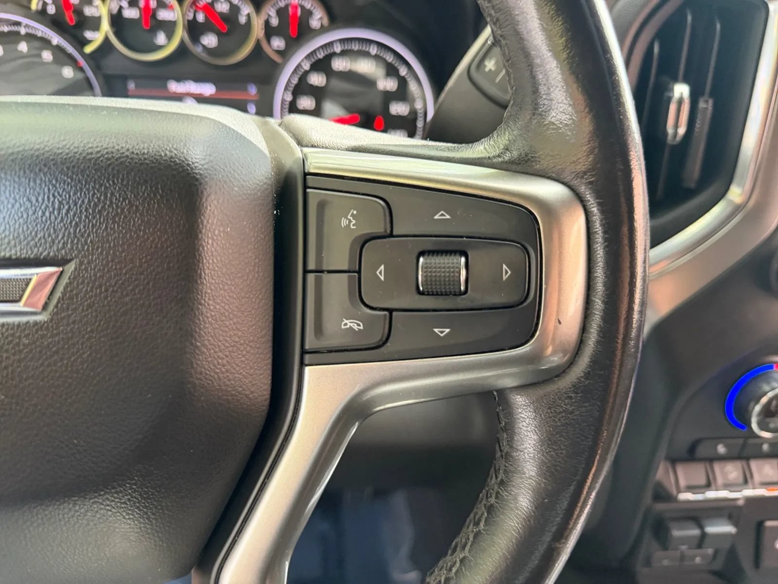Used 2019 Chevrolet Silverado 1500 LT Trail Boss AWD/4WD image 21