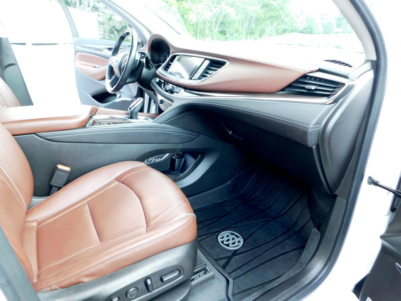 Used 2021 Buick Enclave Avenir w/ Avenir Technology Package image 10