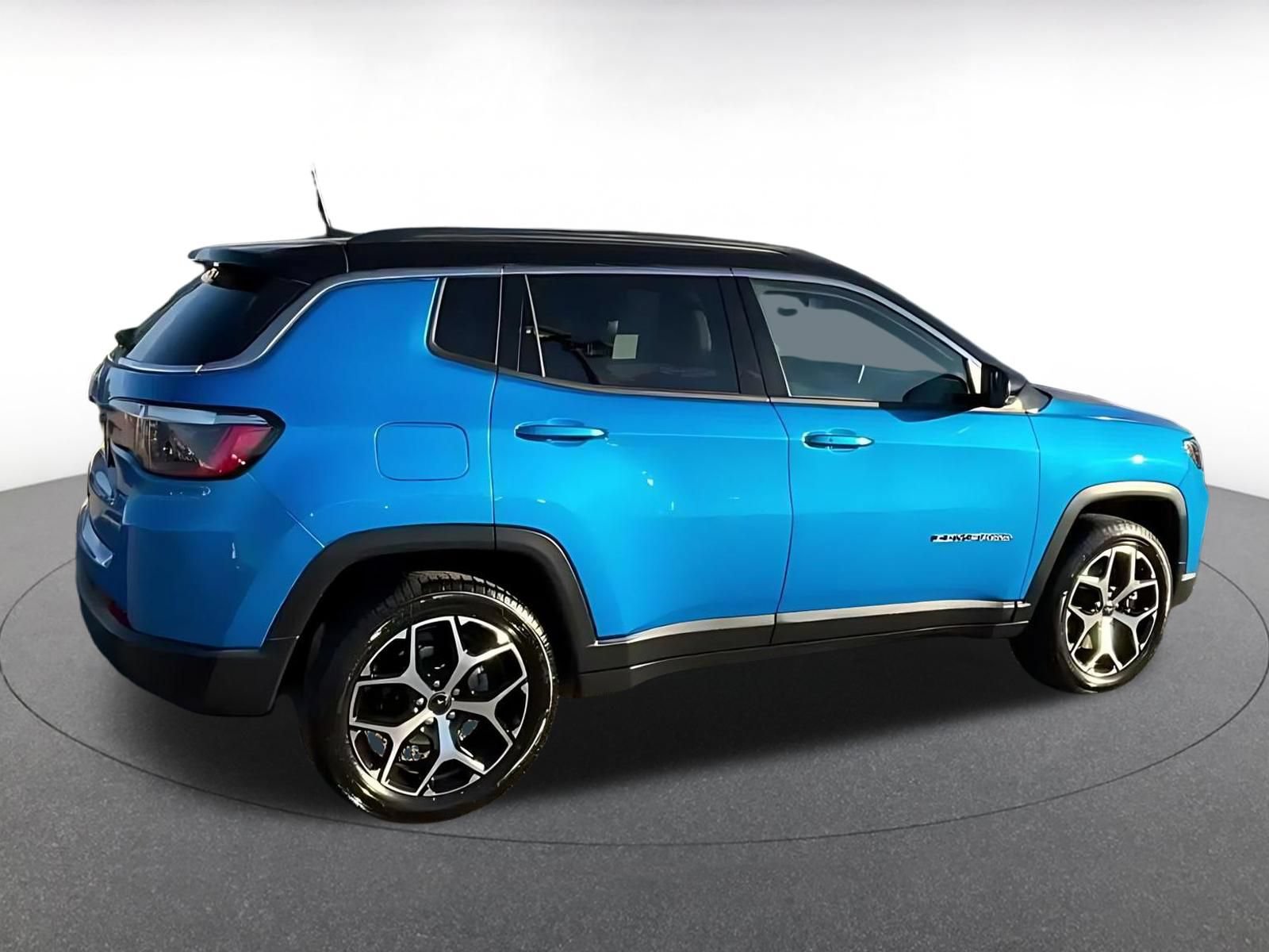 Used 2025 Jeep Compass Limited AWD/4WD image 14