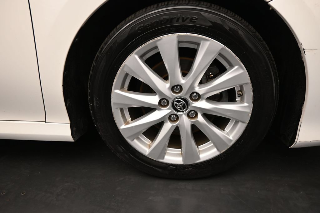 Used 2018 Toyota Camry LE FWD image 10