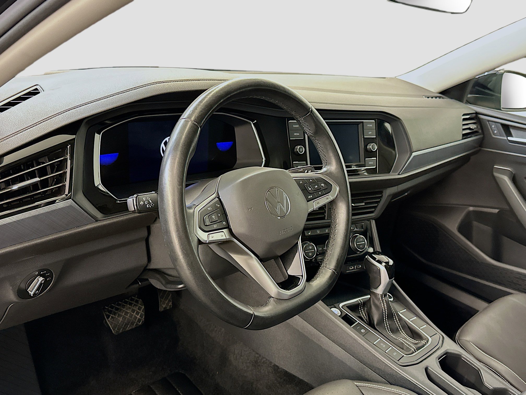 Used 2024 Volkswagen Jetta SE image 18