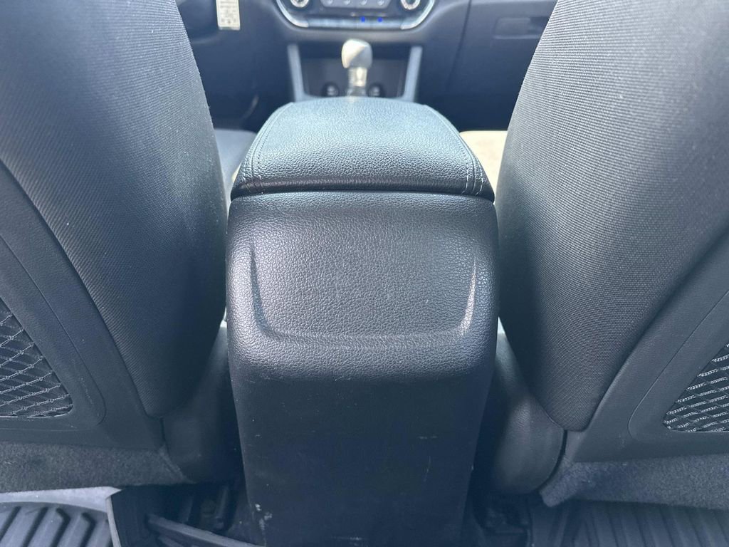 Used 2019 Hyundai Elantra GT FWD image 14