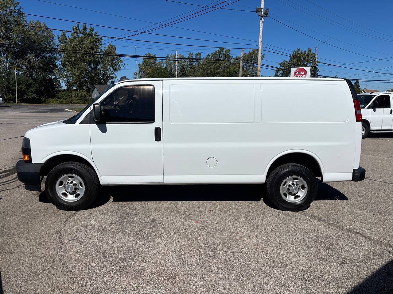 Used 2019 Chevrolet Express 2500 w/ Driver Convenience Package RWD image 6