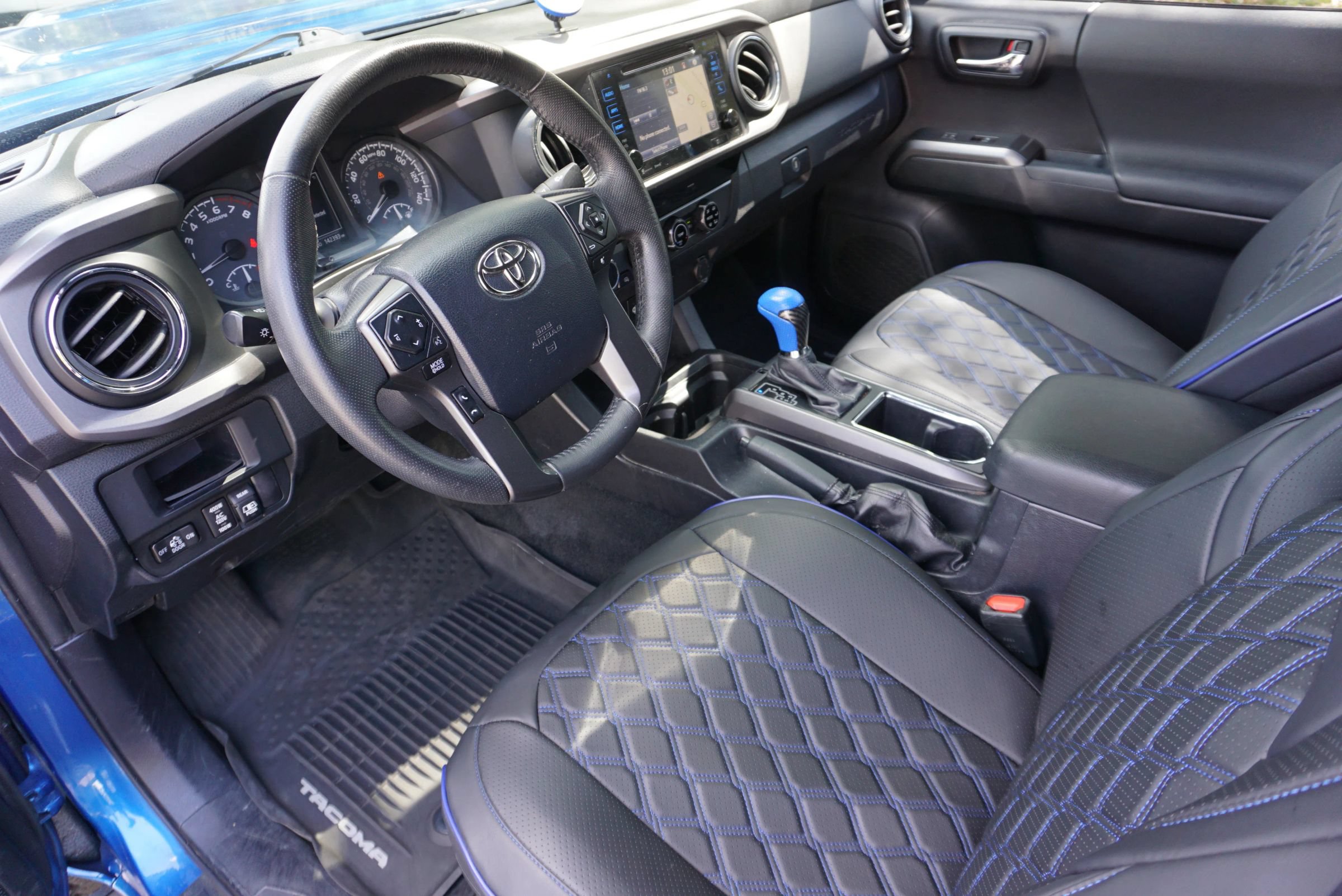 Used 2017 Toyota Tacoma TRD Sport w/ Tow Package (A/T) AWD/4WD image 23