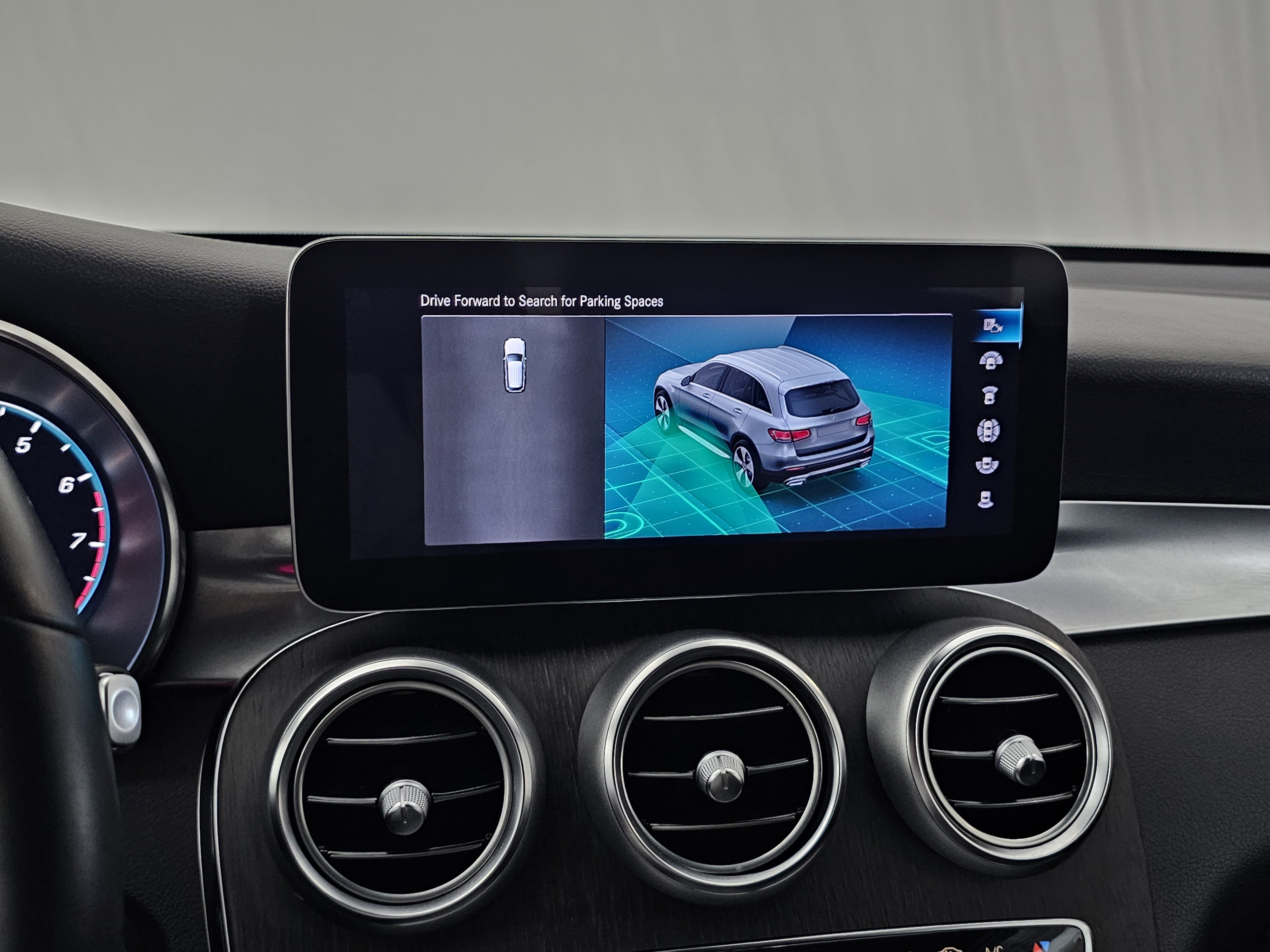 Certified 2022 Mercedes-Benz GLC 300 4MATIC w/ Multimedia Package Lite image 46