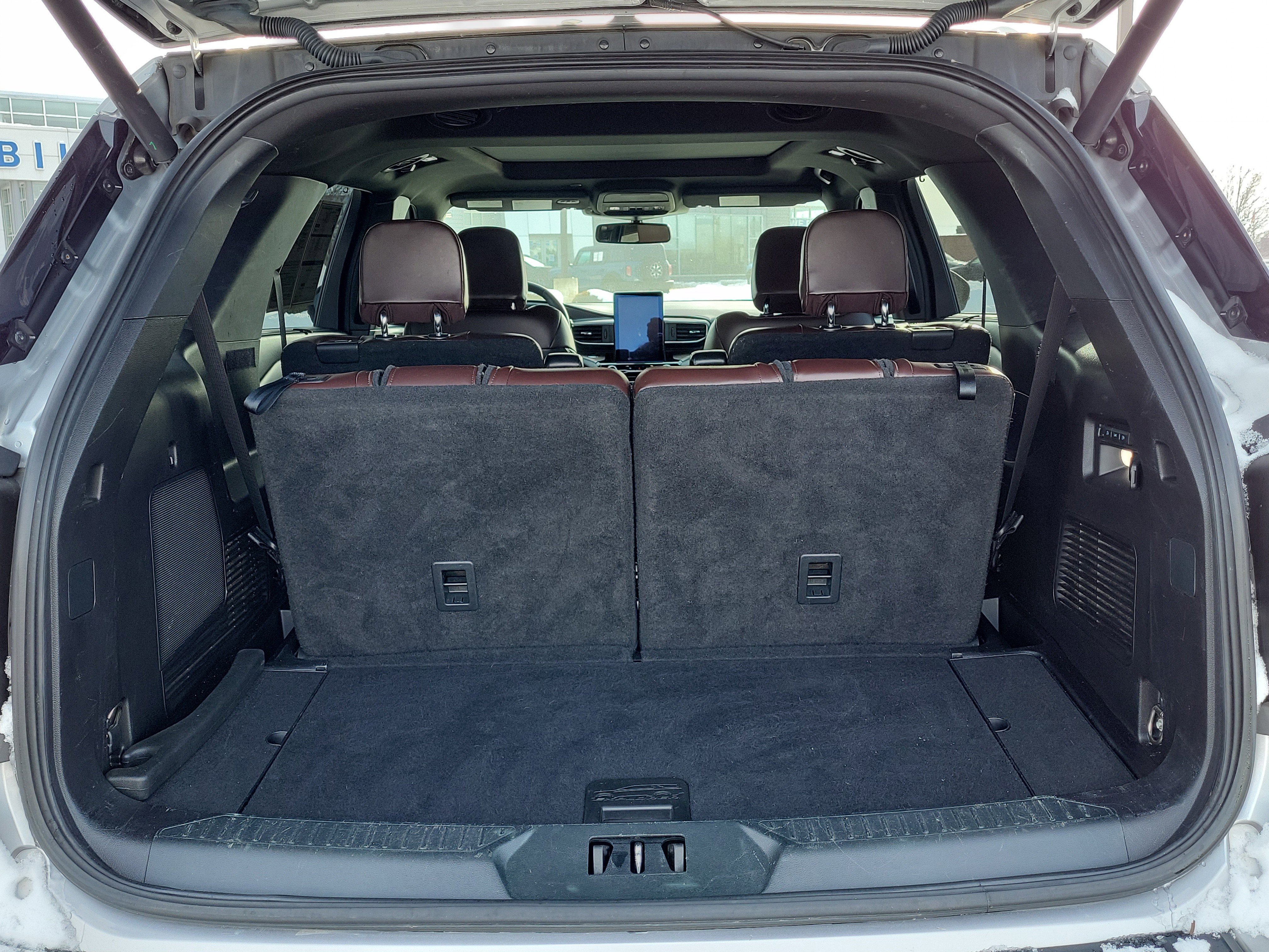 Used 2021 Ford Explorer Platinum w/ Equipment Group 601A image 8