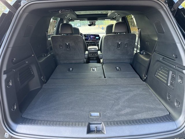 Used 2024 Chevrolet Traverse RS image 29