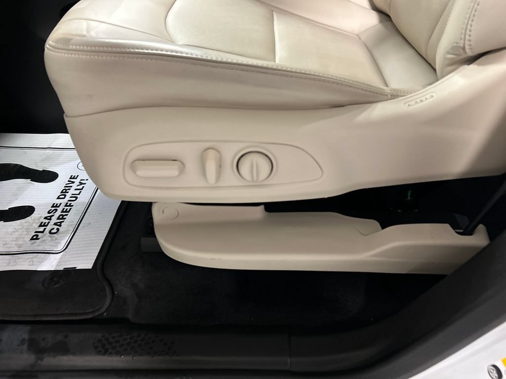 Used 2023 Buick Enclave Essence FWD image 13