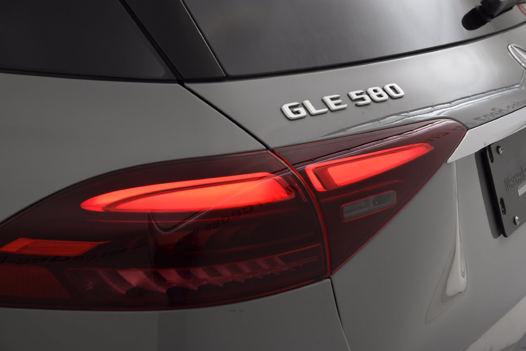 New 2026 Mercedes-Benz GLE 580 4MATIC image 13