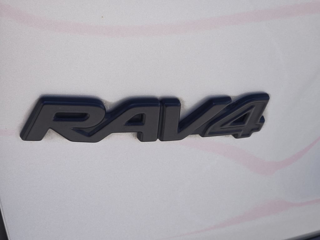 Used 2023 Toyota RAV4 LE FWD image 11
