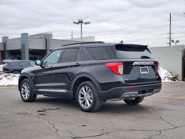 Used 2022 Ford Explorer XLT w/ Equipment Group 202A image 3