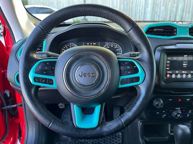 Used 2020 Jeep Renegade Latitude w/ Cold Weather Group FWD image 18