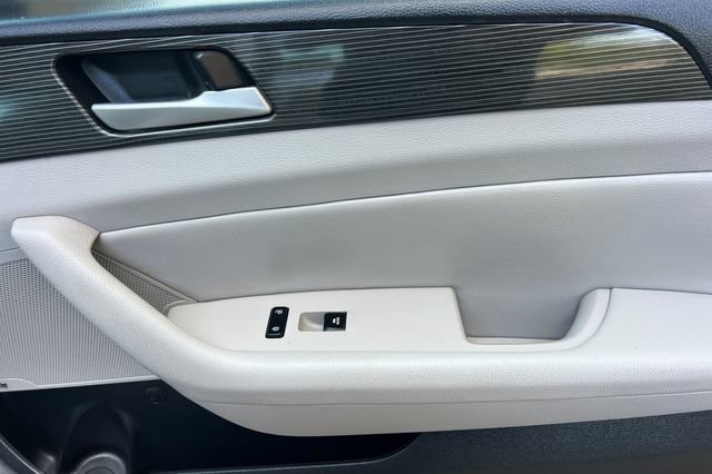 Used 2018 Hyundai Sonata Limited w/ Limited Ultimate Package 03 FWD image 19