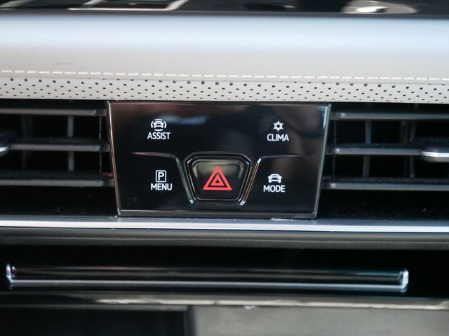 Certified 2024 Volkswagen Atlas Cross Sport SEL R-Line AWD/4WD image 30