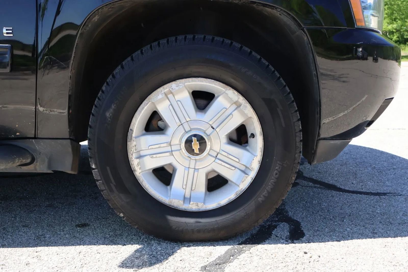 Used 2010 Chevrolet Tahoe LT w/ Luxury Package AWD/4WD image 9