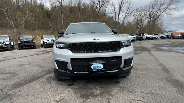 Used 2023 Jeep Grand Cherokee L Laredo AWD/4WD image 3