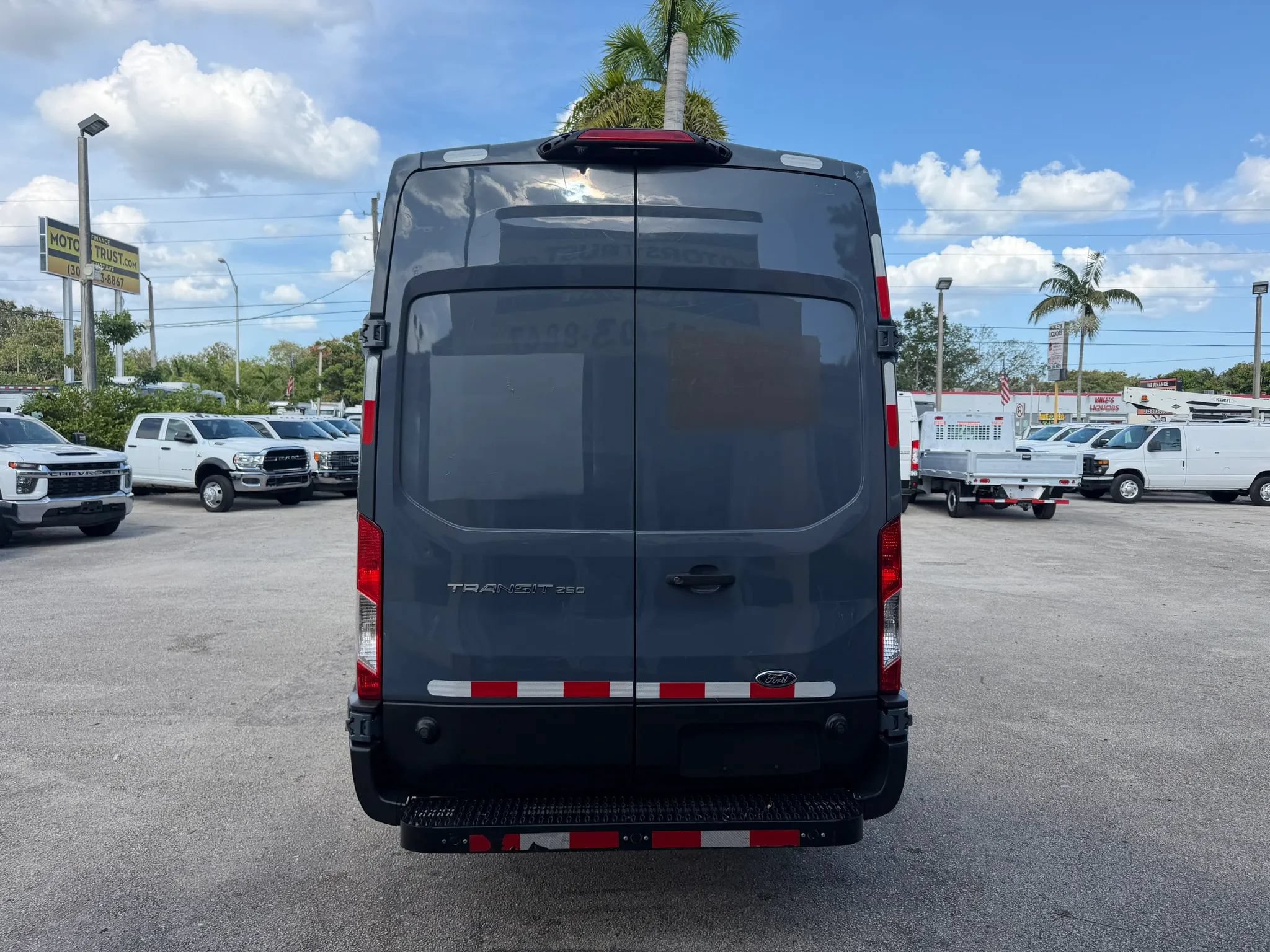 Used 2020 Ford Transit 250 148 High Roof Extended RWD image 4