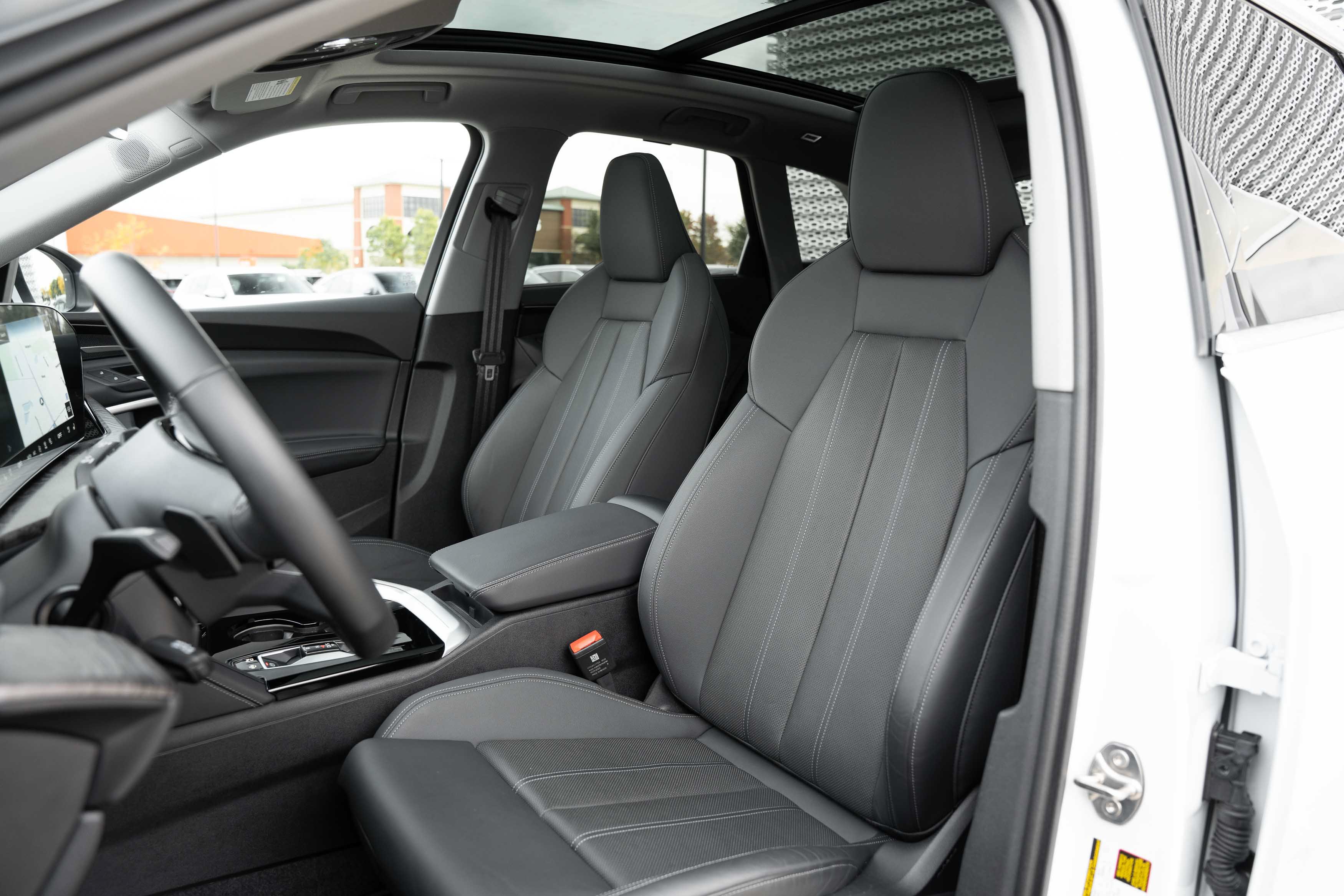 Certified 2025 Audi Q5 Premium AWD/4WD image 11