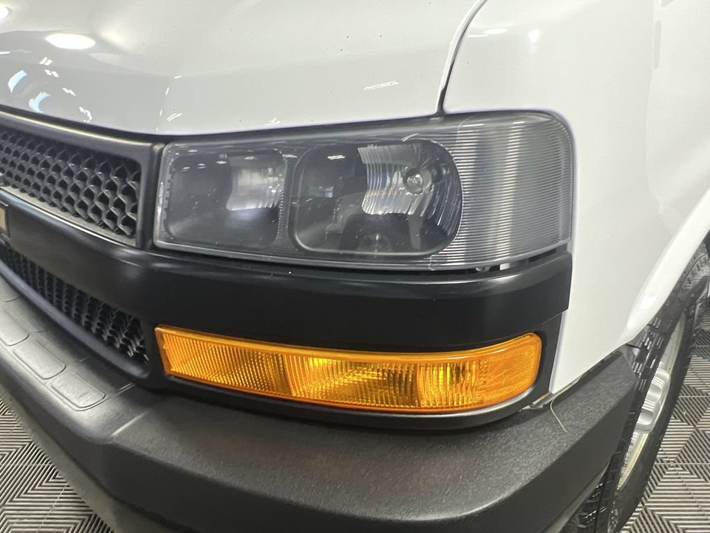 Used 2019 Chevrolet Express 2500 RWD image 30