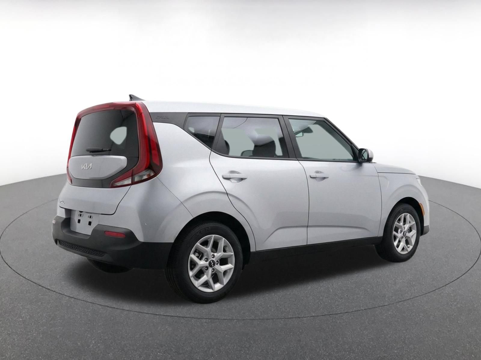 Used 2025 Kia Soul LX w/ LX Technology Package FWD image 10