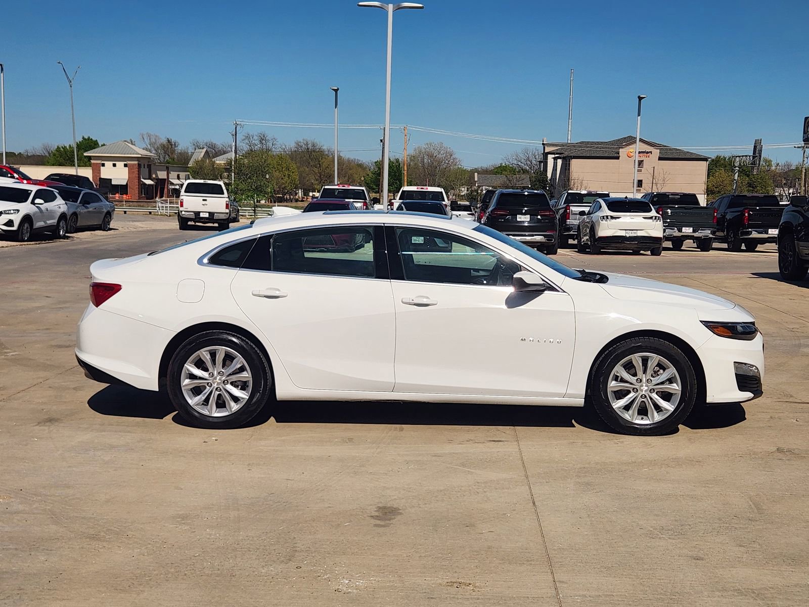 Used 2023 Chevrolet Malibu LT image 7