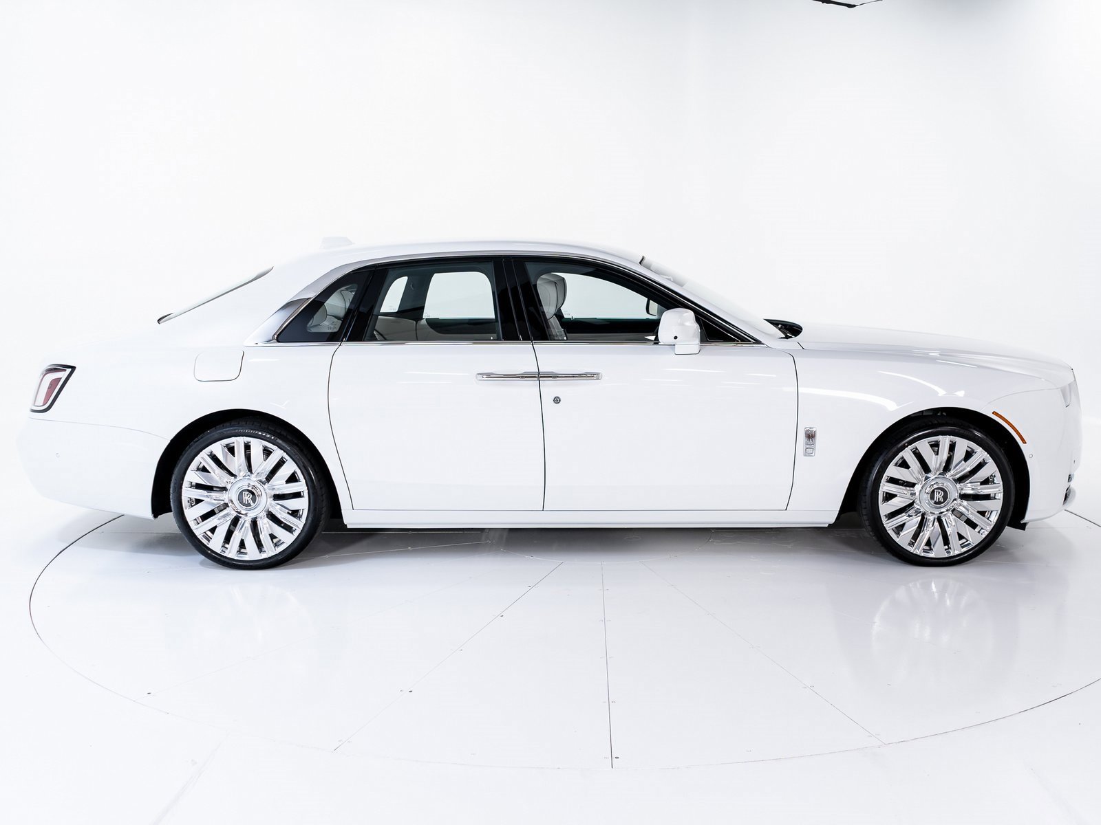 New 2025 Rolls-Royce Ghost image 6