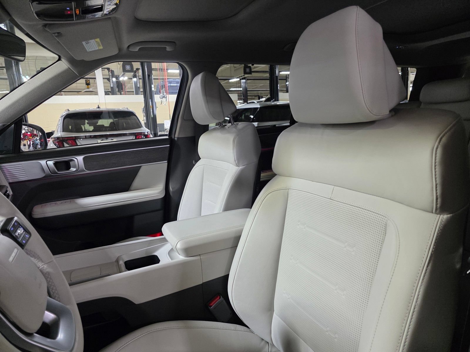 Certified 2025 Hyundai Santa Fe Limited FWD image 23