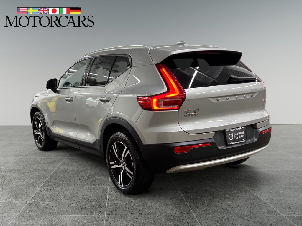 Certified 2023 Volvo XC40 B5 Core AWD/4WD image 5