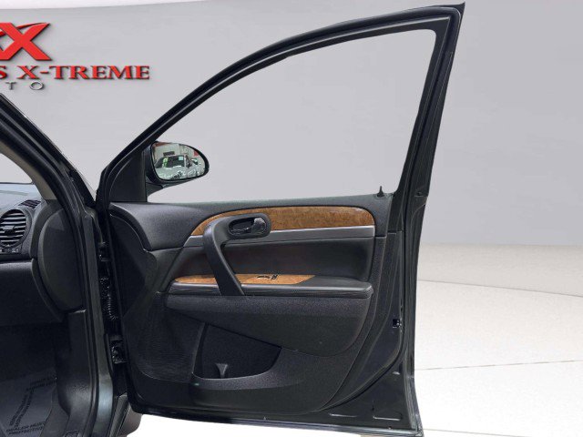 Used 2011 Buick Enclave CX image 47