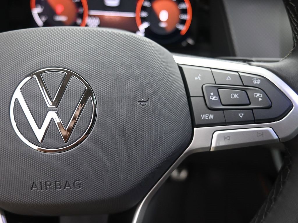 Used 2025 Volkswagen Atlas Peak Edition SE image 14