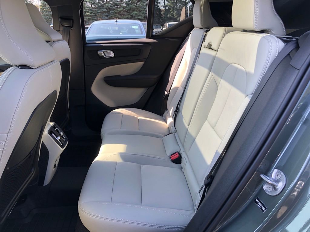 New 2026 Volvo XC40 B5 Ultra w/ Protection Package Premier AWD/4WD image 34