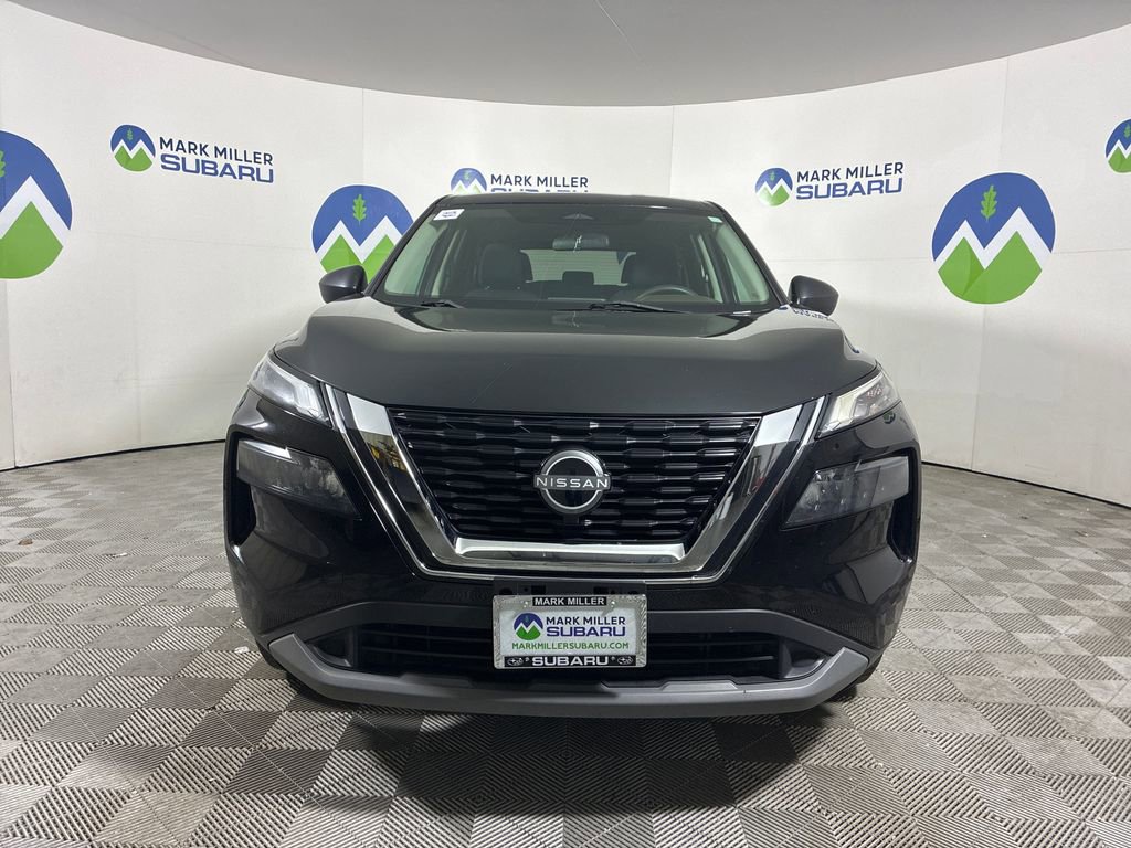Used 2023 Nissan Rogue S AWD/4WD image 2