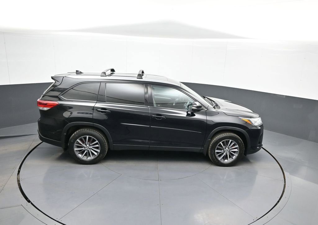 Certified 2019 Toyota Highlander XLE AWD/4WD image 39