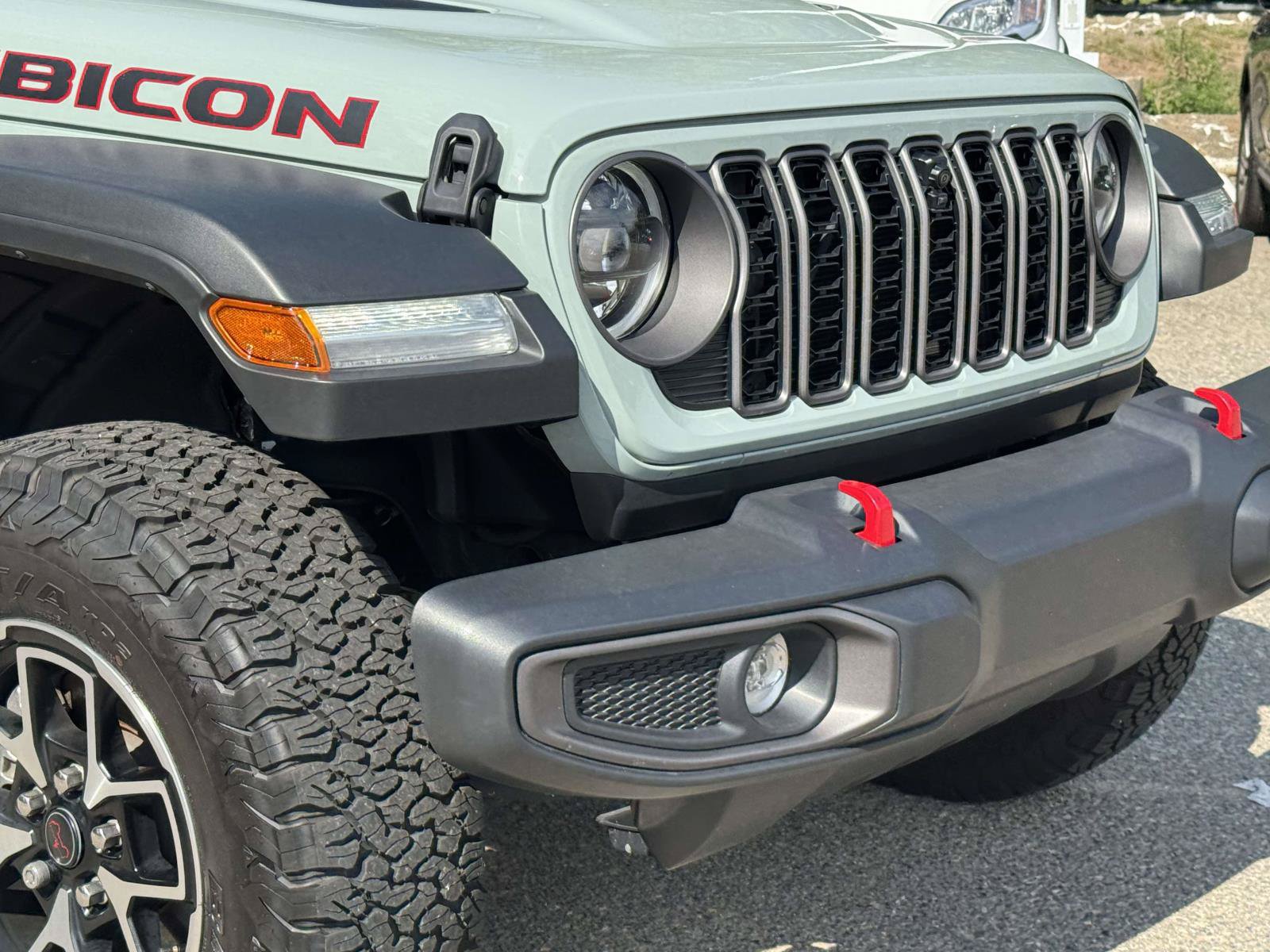 Used 2024 Jeep Wrangler Unlimited Rubicon w/ Technology Group AWD/4WD image 8