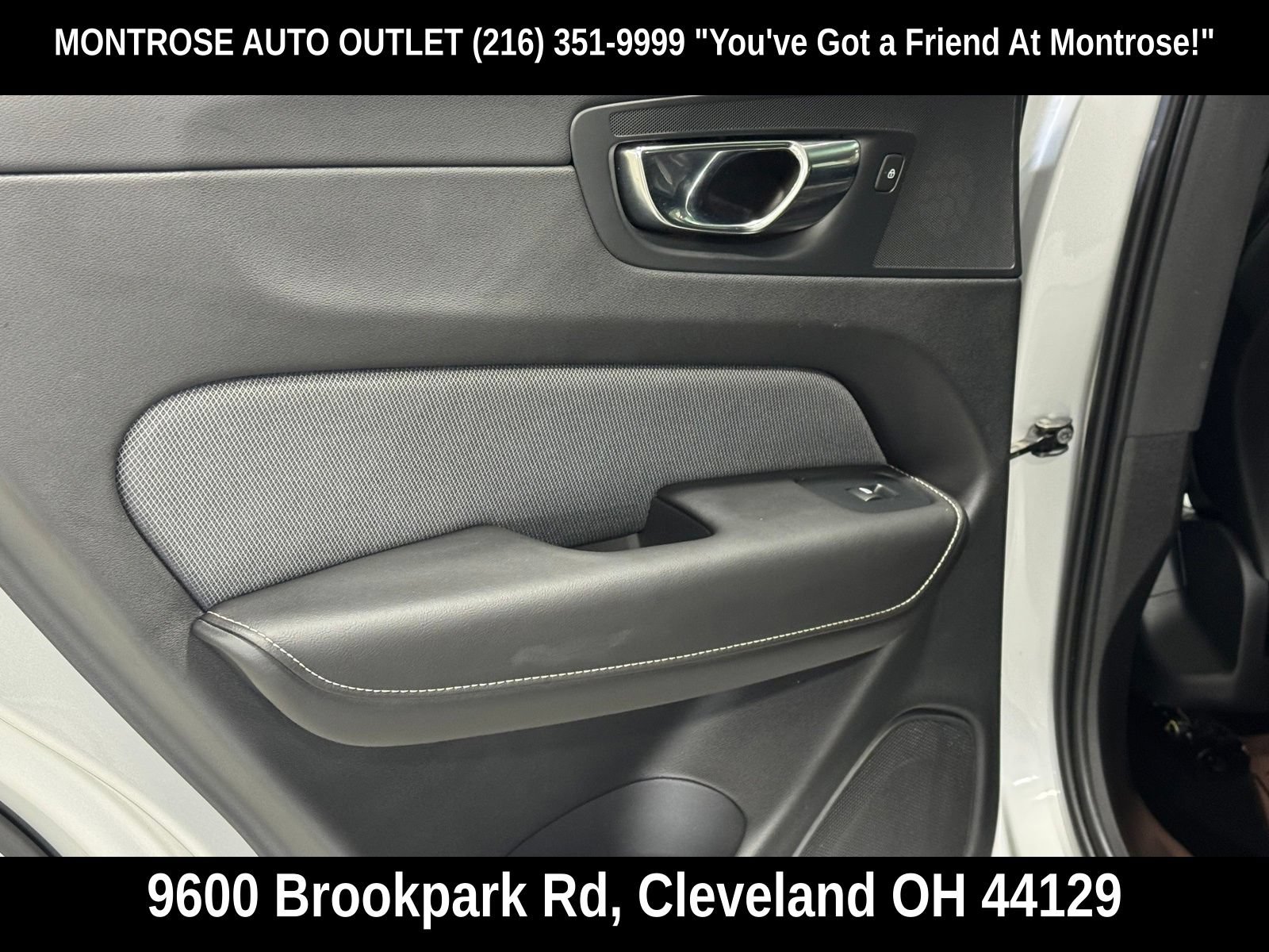 Used 2020 Volvo XC60 T8 R-Design AWD/4WD image 37
