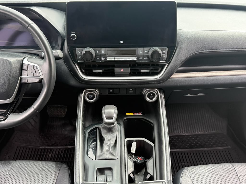 Used 2024 Toyota Grand Highlander FWD image 25