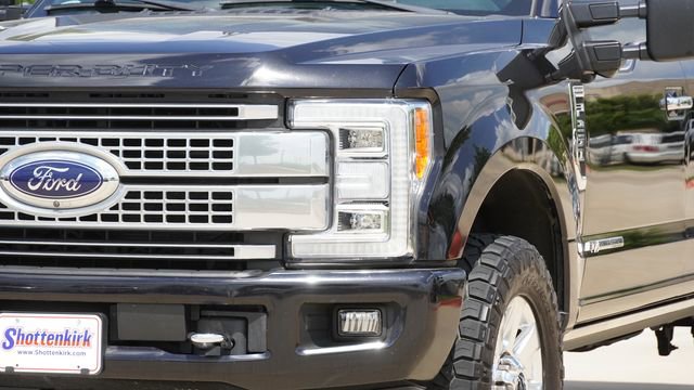 Used 2019 Ford F250 Platinum w/ Platinum Ultimate Package image 4