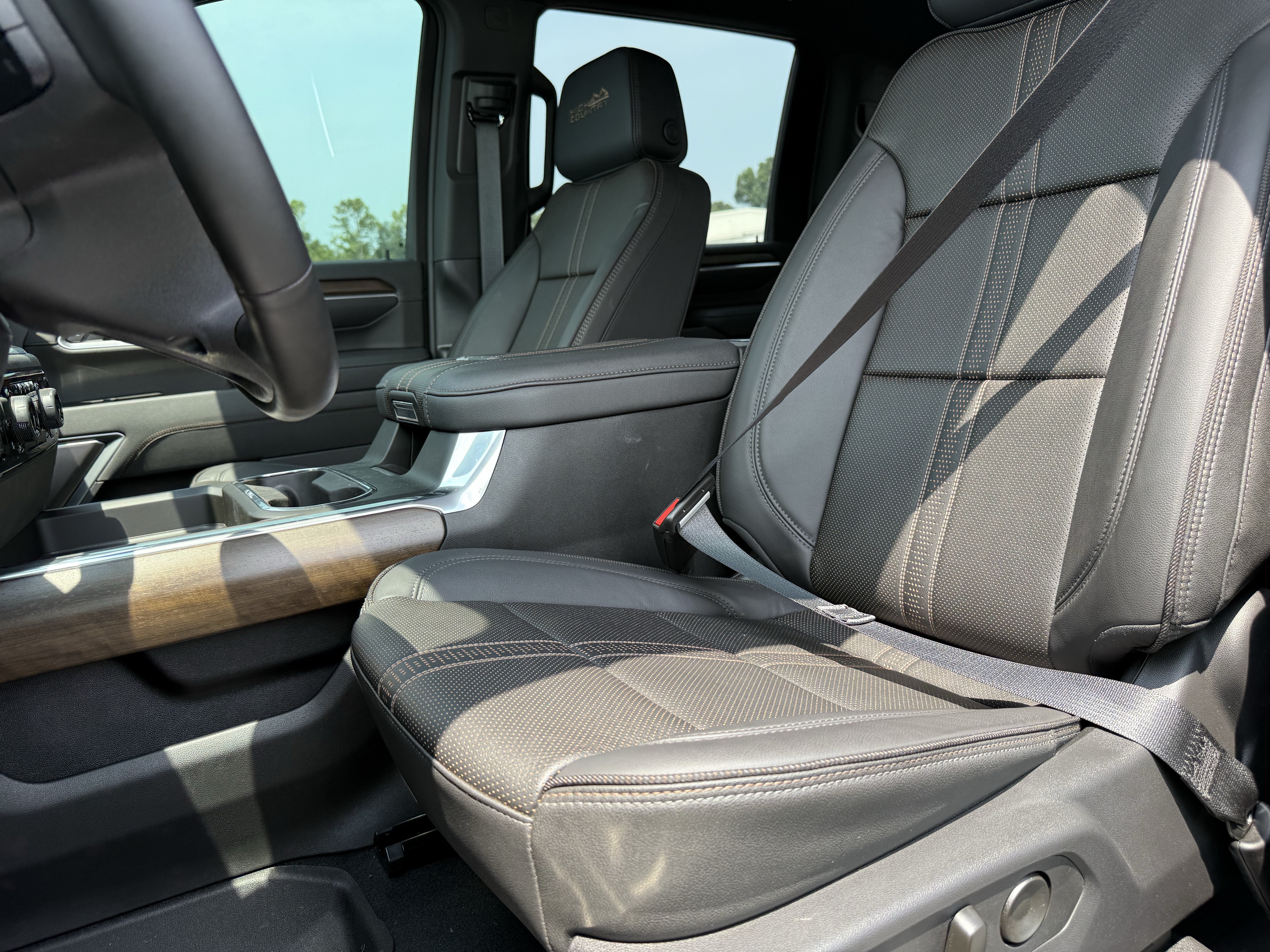 New 2026 Chevrolet Silverado 2500 High Country w/ Midnight Edition AWD/4WD image 16