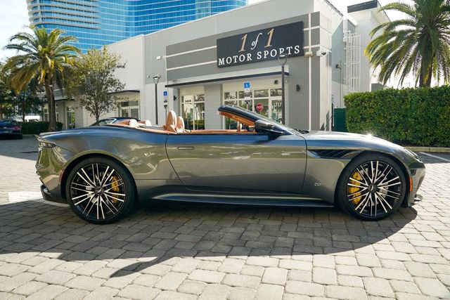 Used 2023 Aston Martin DBS Volante image 32