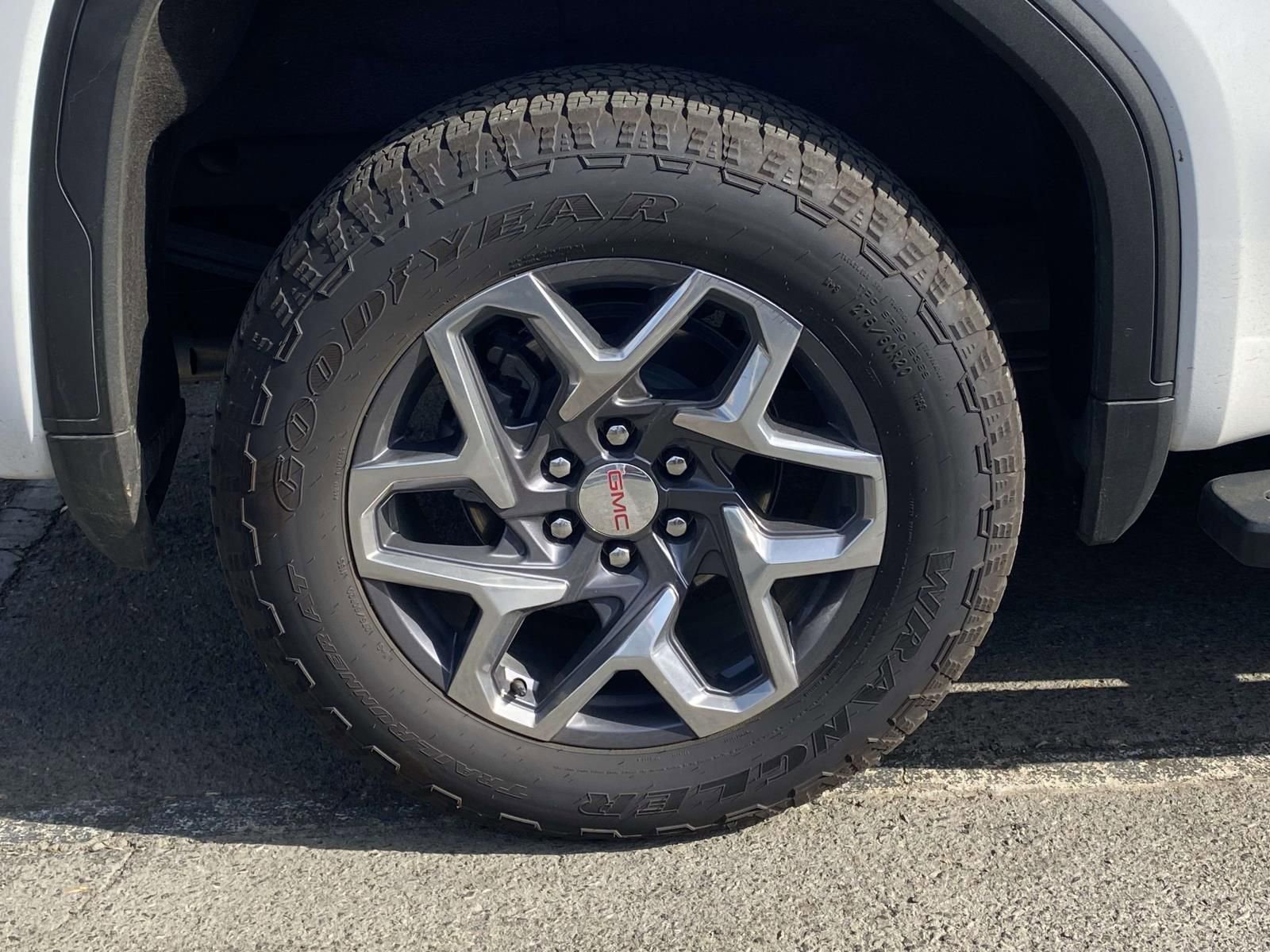 Used 2025 GMC Sierra 1500 SLT w/ SLT Premium Plus Package image 9