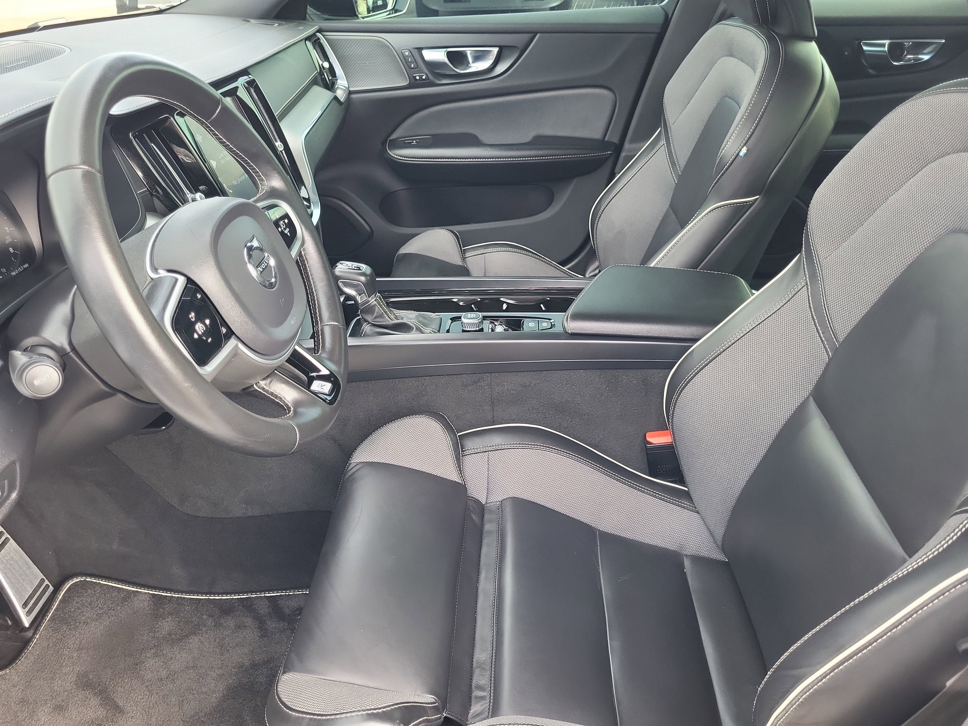 Used 2020 Volvo S60 T6 R-Design w/ Protection Package Premier image 10