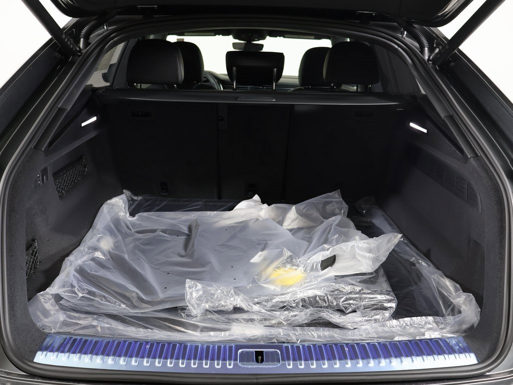 New 2026 Audi Q8 Prestige image 14