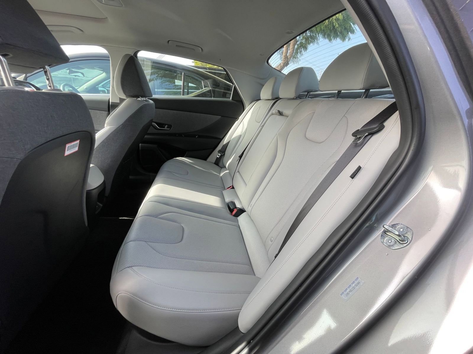 Used 2025 Hyundai Elantra Limited image 25