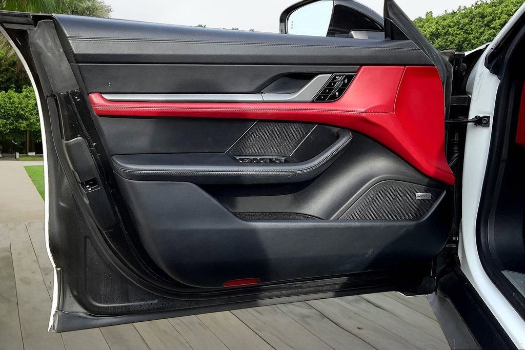 Used 2020 Porsche Taycan 4S image 20