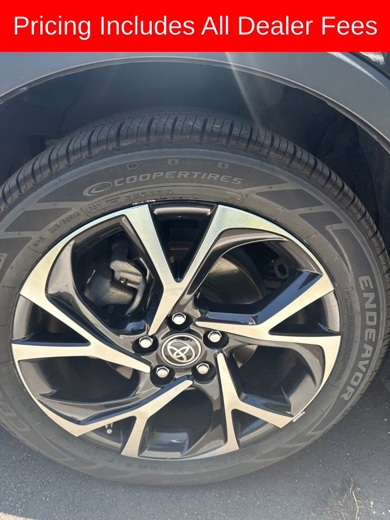 Used 2022 Toyota C-HR XLE FWD image 10