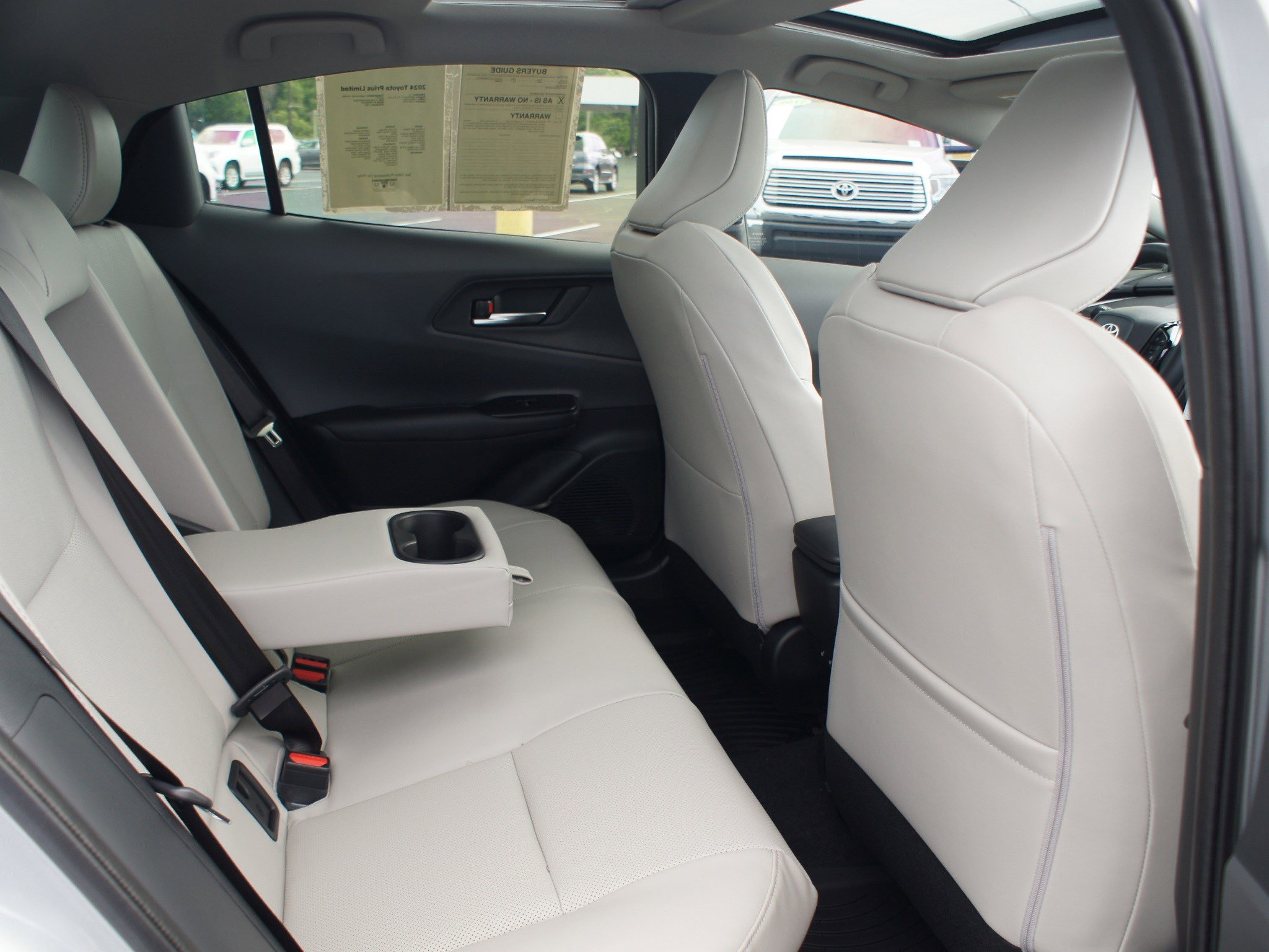 Used 2024 Toyota Prius Limited w/ Limited Premium Package FWD image 22