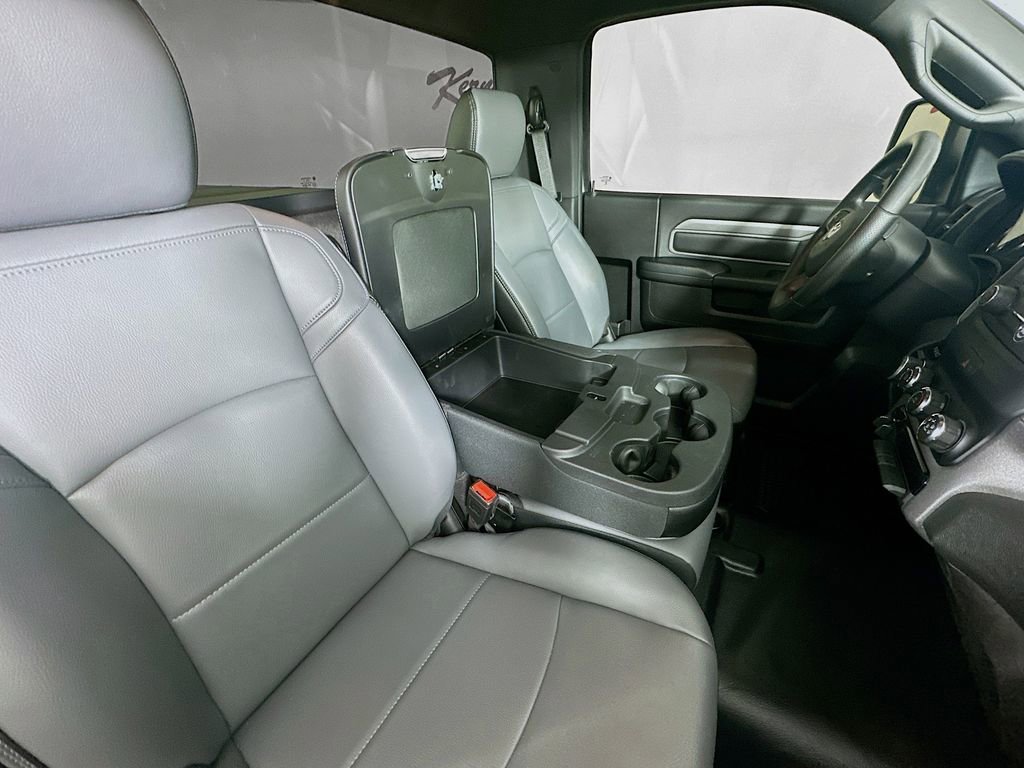 Used 2024 RAM 2500 Tradesman w/ Chrome Appearance Group image 14