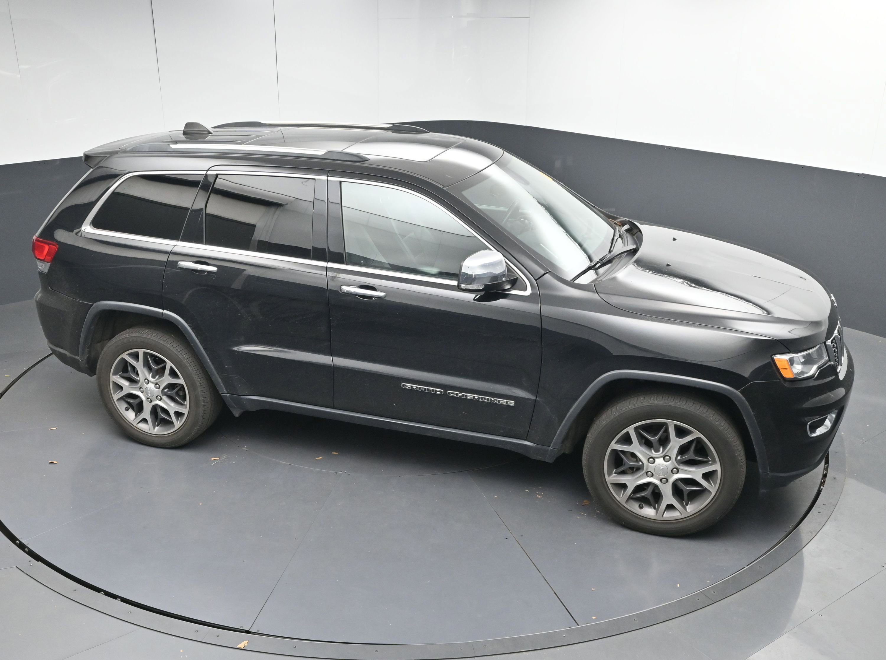 Used 2020 Jeep Grand Cherokee Limited w/ Luxury Group II image 33