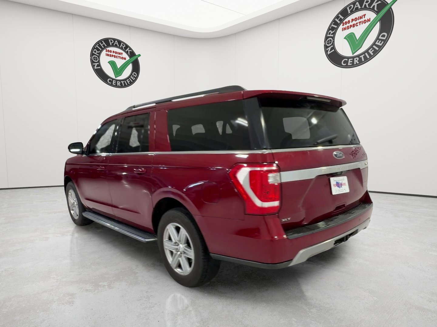 Used 2019 Ford Expedition Max XLT w/ Equipment Group 202A RWD image 3